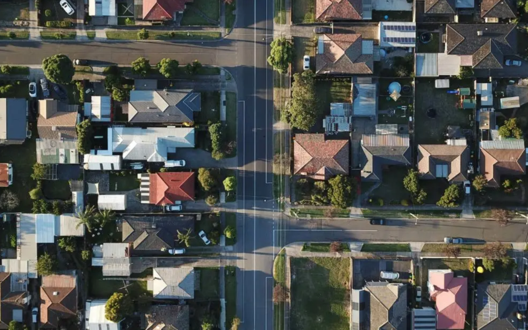 Home Owners Keep Paying the Higher Repayments Even as Rates Fall
